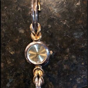 Lovely Vintage Futura gold tone quartz Watch